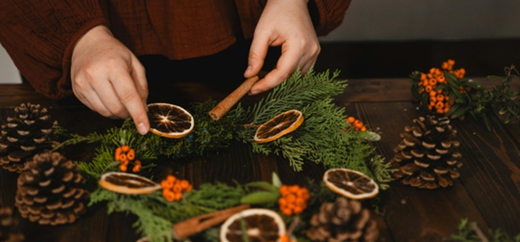 Wreath making thin web banner