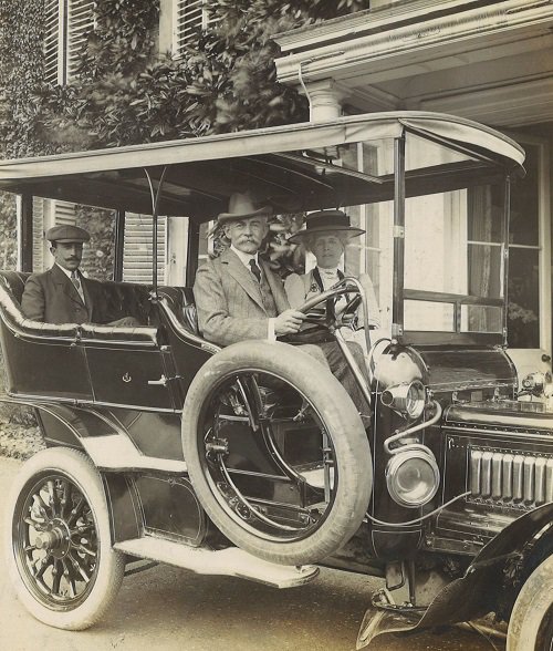 Sir Henry and Lady Dolly in their car